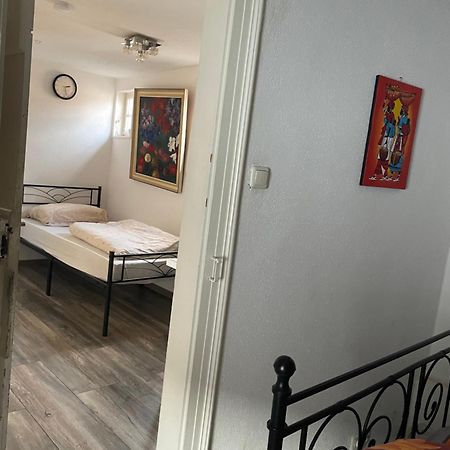 Gaestehaus Linden -Zweibettzimmer Exteriör bild
